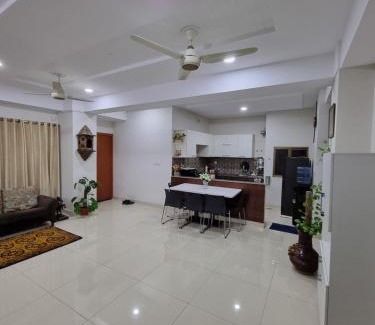 Hassan Abdal Apartment | Three Bed Attached Bath Netflix Wifi Smart TV Parking Near Airport