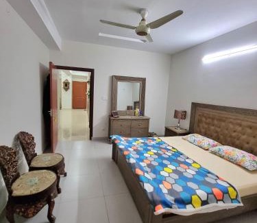 Hassan Abdal Apartment | Three Bed Attached Bath Netflix Wifi Smart TV Parking WFH Desk