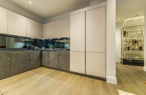 Temple Apartment | Three bed, near to Covent Garden