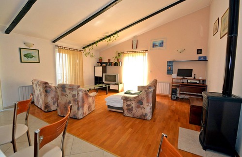 Jesenice Apartment | Three bedroom apartment with terrace and sea view Suhi Potok, Omiš (A-11401-a)