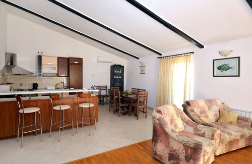 Jesenice Apartment | Three bedroom apartment with terrace and sea view Suhi Potok, Omiš (A-11401-a)