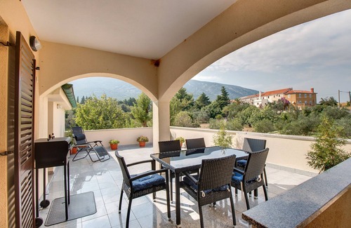 Nerezine Apartment | Three bedroom apartment with terrace Nerezine, Lošinj (A-12149-a)