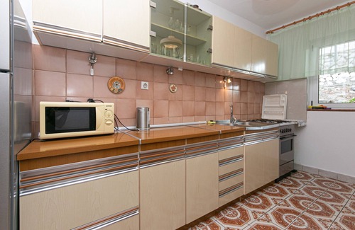 Zivogosce Apartment | Three bedroom apartment near beach Živogošće - Porat, Makarska (A-20097-a)