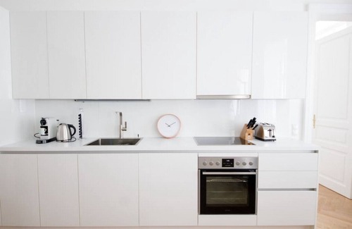 Innere Stadt Apartment | Three-Bedroom Apartment - Opera