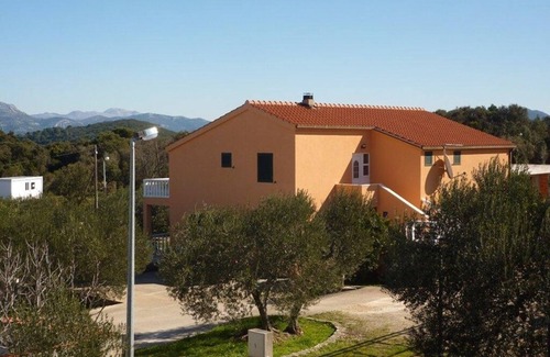 Drace Apartment | Three bedroom apartment with terrace Drače, Pelješac (A-10127-a)