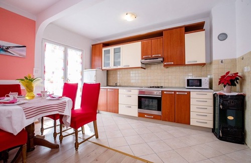 Lopar Apartment | Three bedroom apartment with balcony Lopar, Rab (A-22558-b)