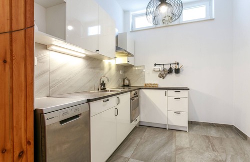 Omis Apartment | Three bedroom apartment with terrace and sea view Pisak, Omiš (A-18141-f)