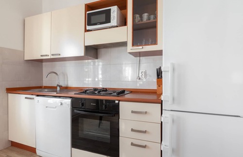 Igrane Apartment | Three bedroom apartment near beach Igrane, Makarska (A-310-e)
