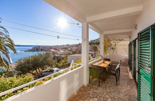 Igrane Apartment | Three bedroom apartment near beach Igrane, Makarska (A-310-e)