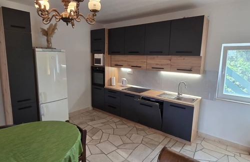 Mirce Apartment | Three bedroom apartment with terrace Mirca, Brač (A-5655-a)