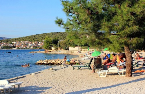 Trogir Apartment | Three bedroom apartment with air-conditioning Trogir (A-20307-a)
