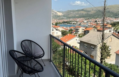 Trogir Apartment | Three bedroom apartment with balcony Trogir (A-23948-a)