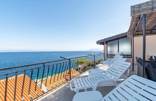 Prigradica Apartment | Three bedroom apartment near beach Prigradica, Korčula (A-627-a)