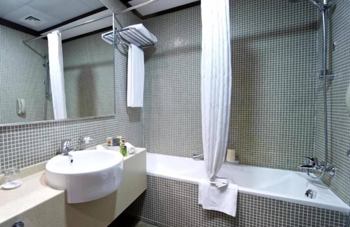 Barsha Heights Hotel | Three Bedroom Apartment Near Internet Metro By E R