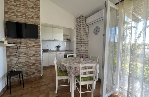 Maslinica Apartment | Three bedroom apartment with balcony and sea view Maslinica, Šolta (A-5176-a)