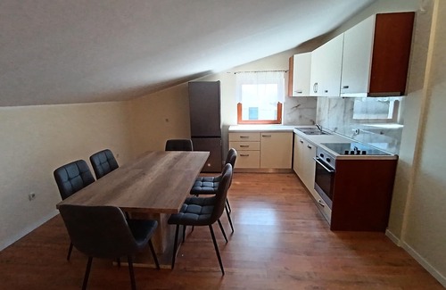 Lun Apartment | Three bedroom apartment with terrace and sea view Lun, Pag (A-24796-e)