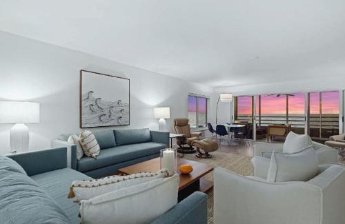 Golden Beach Apartment | Three Bedroom Beachfront Apartment in Venice