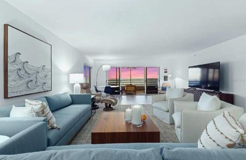 Golden Beach Apartment | Three Bedroom Beachfront Apartment in Venice