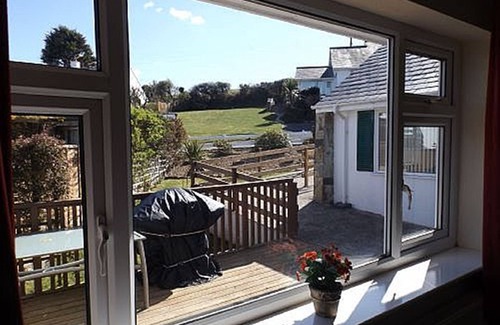 Abersoch House | Three bedroom bungalow. Central Abersoch location. Disabled friendly.
