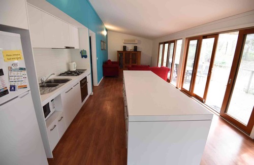 Anglesea House | Three Bedroom Bushland House