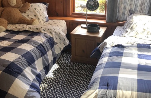 Meredith Cottage | Three Bedroom Cottage w/ 80' of Sandy beach waterfront on Lake Winniepsauke