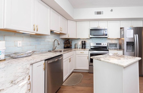 Orange Beach Condo | Three Bedroom ~ GULF FRONT ~ Bluewater Condominiums