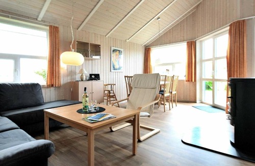 Norderteil House | Three-Bedroom Holiday home in Otterndorf 6