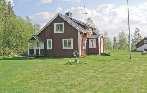Bastas House | Three-Bedroom Holiday Home In Langaryd