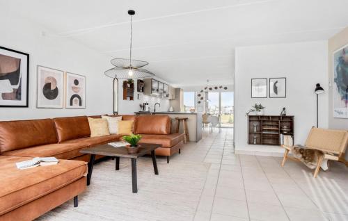 Assens House | Three-Bedroom Holiday Home In Assens