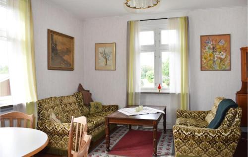 Brakne-Hoby House | Three-Bedroom Holiday Home Bräkne-Hoby With A Fireplace 05
