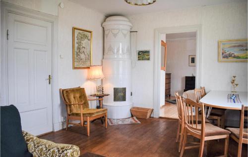Brakne-Hoby House | Three-Bedroom Holiday Home Bräkne-Hoby With A Fireplace 05