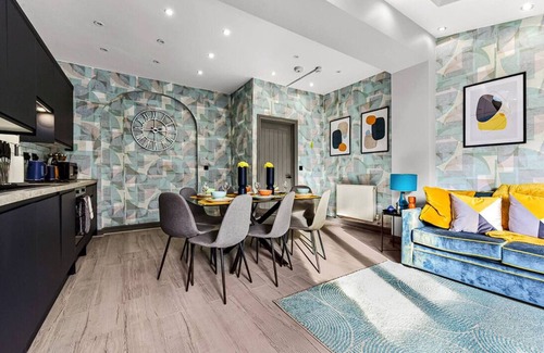 Southfield House | Three Bedroom Home - Perfect for Large Groups