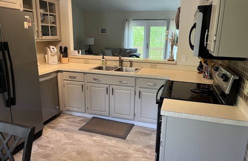 Glen Arbor House | Three Bedroom, Newly Remodeled Home, Just Two Blocks From Downtown Glen Arbor.