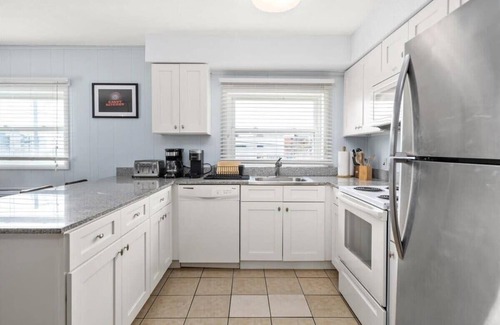 Midtown Ocean City Condo | Three Bedroom Oceanside Condo Steps from the Beach