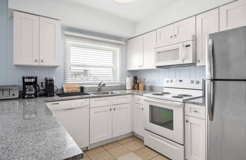Midtown Ocean City Condo | Three Bedroom Oceanside Condo Steps from the Beach