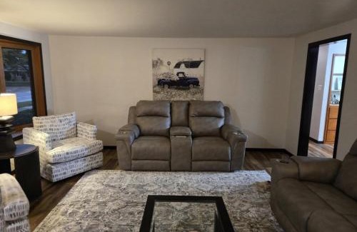 Green Bay House | Three Bedroom Ranch walking distance to Lambeau