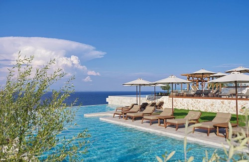 Tsilivi Villa | Three-Bedroom Sea View Villa with.