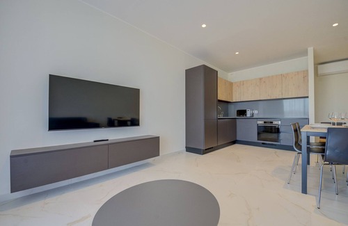 St. Andrew's Apartment | Three Bedroom Suite 7