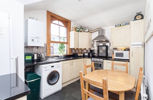 Hampstead Apartment | Three Bedroom Sunny, Airy Penthouse in Hampstead