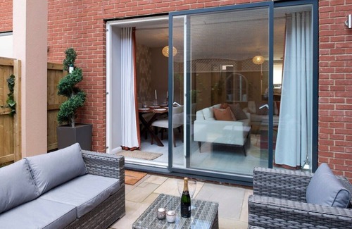 Saint Paul's House | Three bedroom Townhouse Next to Cabot Circus - Hopewell