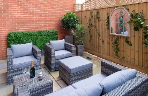 Saint Paul's House | Three bedroom Townhouse Next to Cabot Circus - Hopewell