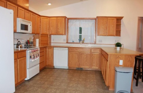 Everett Villa | Three-Bedroom Two Bath Home Private Home