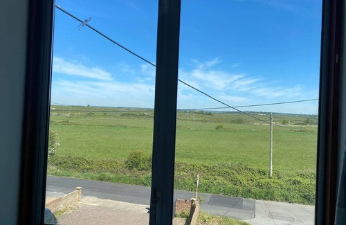 Pevensey House | Three bedrooms Beach house on a private beach