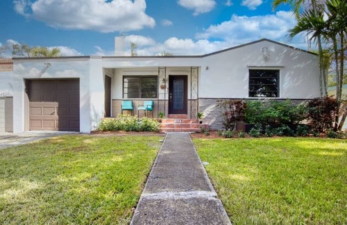 Miami Springs House | Three bedrooms two bath close to Miami International airport.