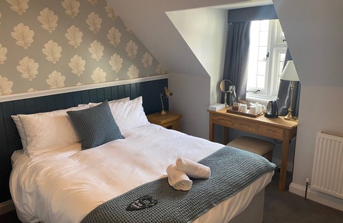 Newport Bed & Breakfast | Three Bishops Inn