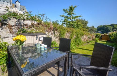 Treator House | Three Buoys