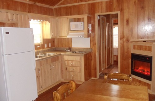 Bentonville Cabin | Three Chimneys Cabin with Beautiful Views of the Shenandoah Valley