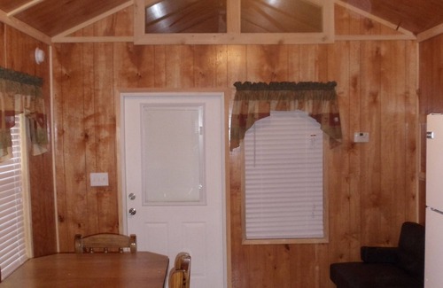 Bentonville Cabin | Three Chimneys Cabin with Beautiful Views of the Shenandoah Valley