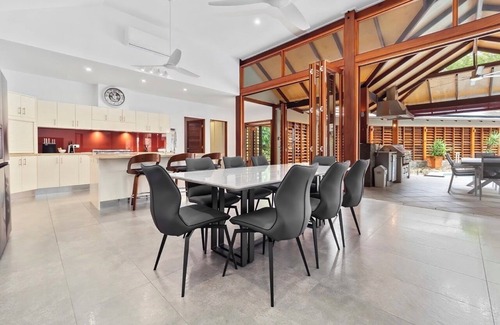 Clifton Beach House | Three Corners Of Paradise In Clifton Beach