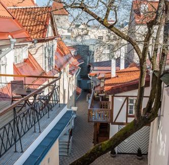 Old Town Hotel | Three Crowns Residents